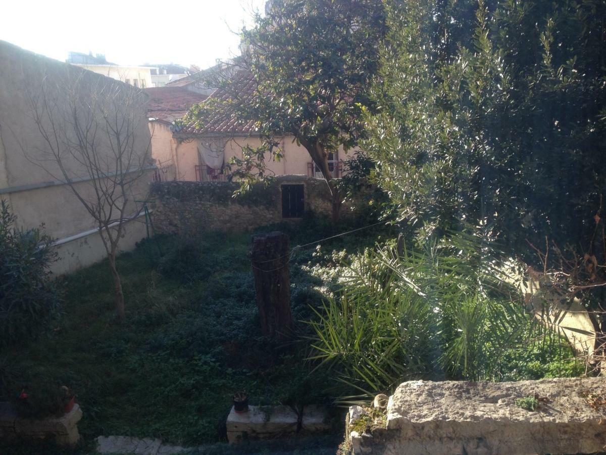 Duplex + Terrasse 55m² - Vue sur jardin au calme centre ville. Sète Extérieur photo